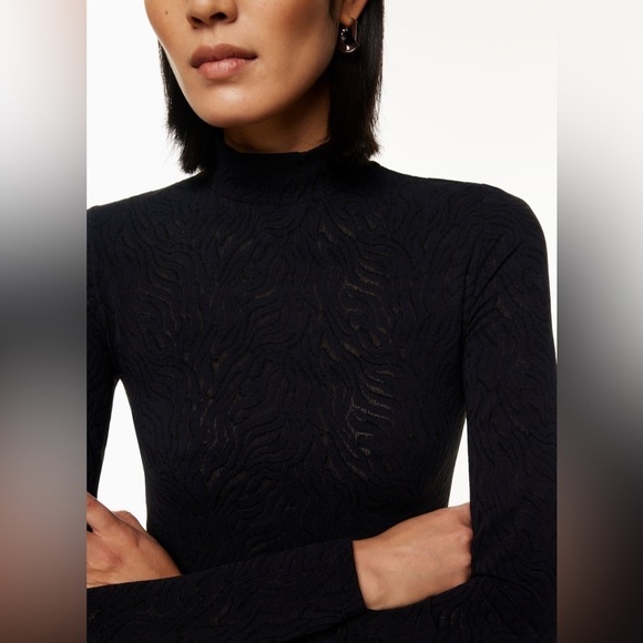 Babaton Navy Shapelace High Neck Long Cropped Top Size Small - Picture 8 of 8